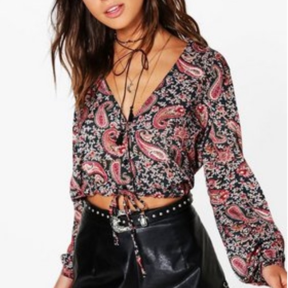 !SALE! Boohoo Paisley long sleeve top